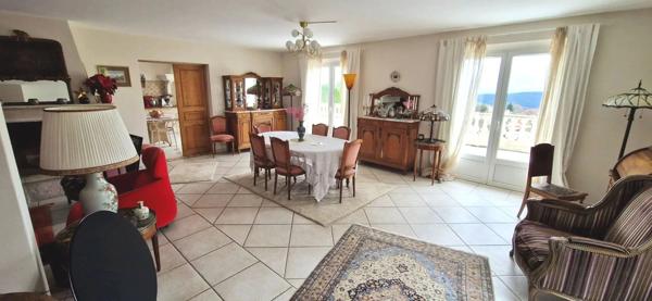 Vente Villa 8 pièces 264 m2 à Draguignan