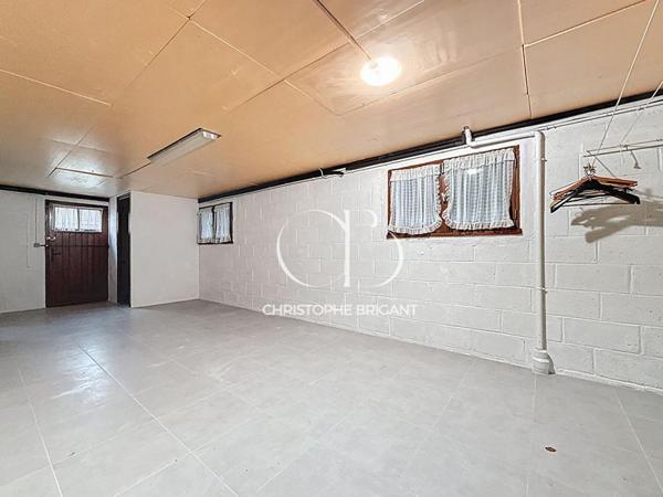 Maison 6 pièces avec sous sol total