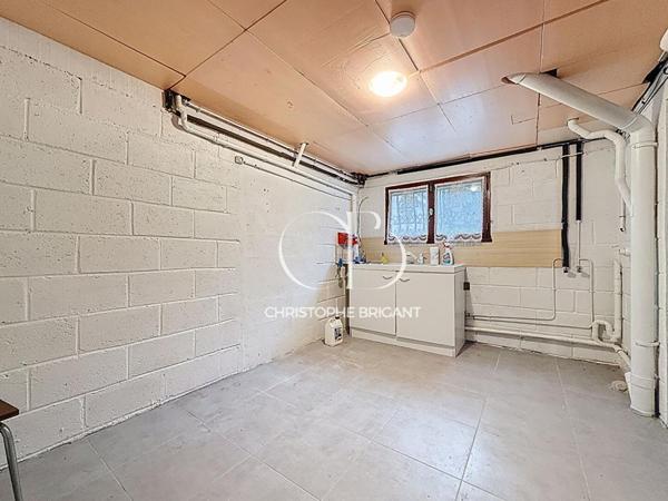 Maison 6 pièces avec sous sol total