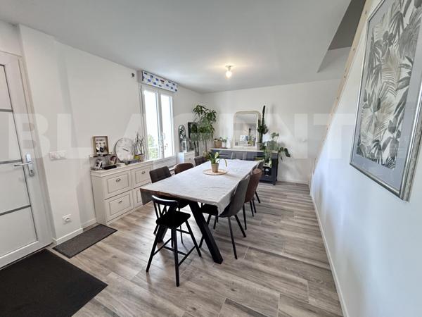 Maison de 125m² rénovée avec goût – Quartier recherché – terrain de 590m²