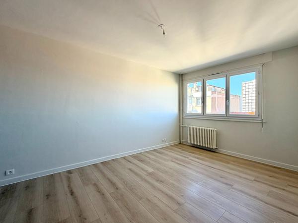 Appartement Saint Etienne  Bellevue, T2  rénové de 41.75m2