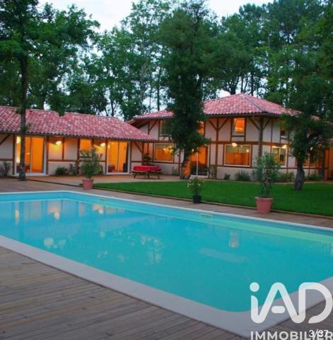 Maison à vendre 14 pièces 294 m² Azur