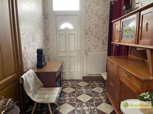 Vente immobilière : Maison à Aigre  5 pièces 147 m² 149 000 €- FONCIERE CHARENTAISE AIGRE.
