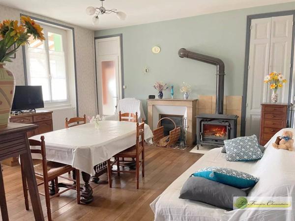 Vente immobilière : Maison à Aigre  5 pièces 147 m² 149 000 €- FONCIERE CHARENTAISE AIGRE.