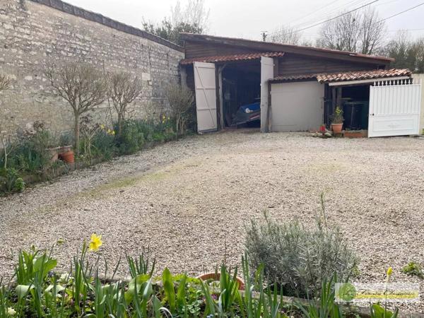 Vente immobilière : Maison à Aigre  5 pièces 147 m² 149 000 €- FONCIERE CHARENTAISE AIGRE.