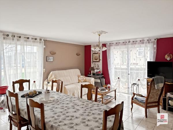 Maison Saint Denis D Anjou 6 pièce(s)