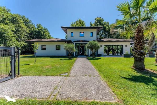 Maison à vendre |  Salles |  6 pièces | 243 m²