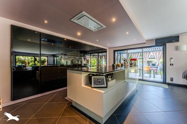 Maison à vendre |  Salles |  6 pièces | 243 m²