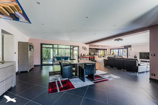 Maison à vendre |  Salles |  6 pièces | 243 m²