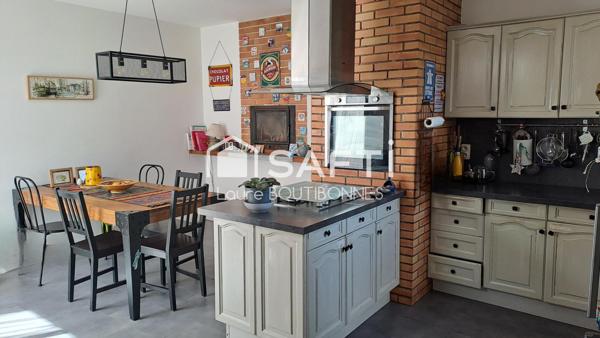 Deux maisons indépendantes sur grand terrain avec piscine