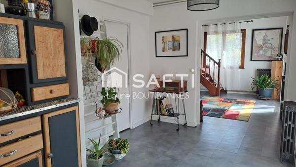 Deux maisons indépendantes sur grand terrain avec piscine