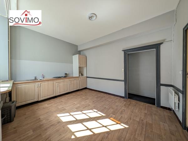 IMMEUBLE A INVESTISSEMENT LOCATIF : 2 APPTS + 1 LOCAL COMMERCIAL