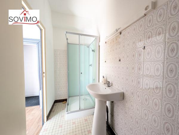 IMMEUBLE A INVESTISSEMENT LOCATIF : 2 APPTS + 1 LOCAL COMMERCIAL