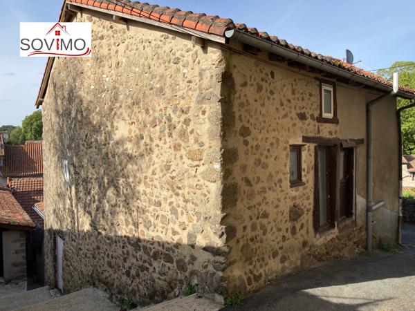 SUR LES HAUTEURS DE LA VILLE, PIED A TERRE A RAFRAICHIR SANS JARDIN