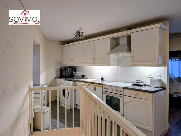 SUR LES HAUTEURS DE LA VILLE, PIED A TERRE A RAFRAICHIR SANS JARDIN