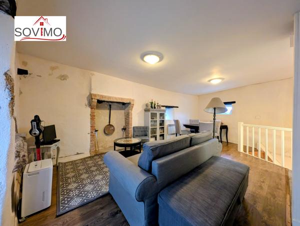 SUR LES HAUTEURS DE LA VILLE, PIED A TERRE A RAFRAICHIR SANS JARDIN