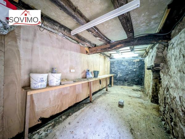 SUR LES HAUTEURS DE LA VILLE, PIED A TERRE A RAFRAICHIR SANS JARDIN
