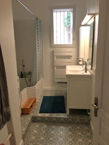 BORDEAUX SAINT MICHEL : APPARTEMENT T4 AVEC CAVE