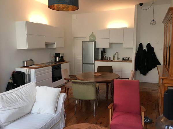 BORDEAUX SAINT MICHEL : APPARTEMENT T4 AVEC CAVE
