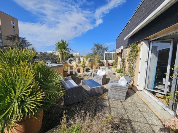 PAU 64000 Quartier de la faculté: T5 avec grande terrasse