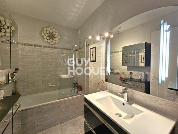 PAU 64000 Quartier de la faculté: T5 avec grande terrasse