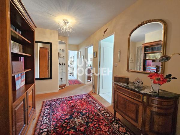 PAU 64000 Quartier de la faculté: T5 avec grande terrasse