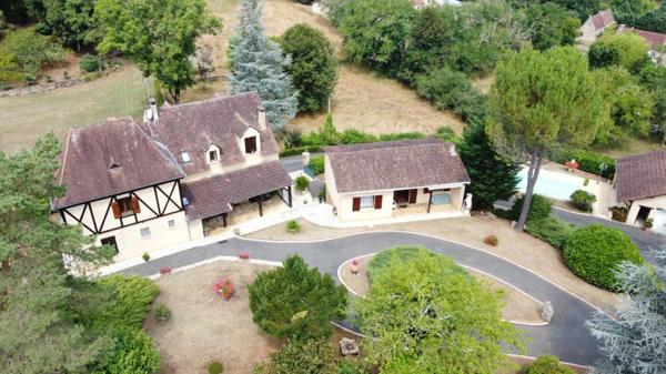 Maison ancienne - Les eyzies Les Eyzies - Maison périgourdine avec maison d'amis, piscine, garages et joli parc