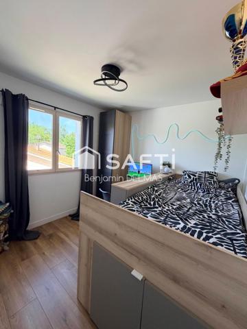 Maison entièrement rénovée à Artigues de 151 m².