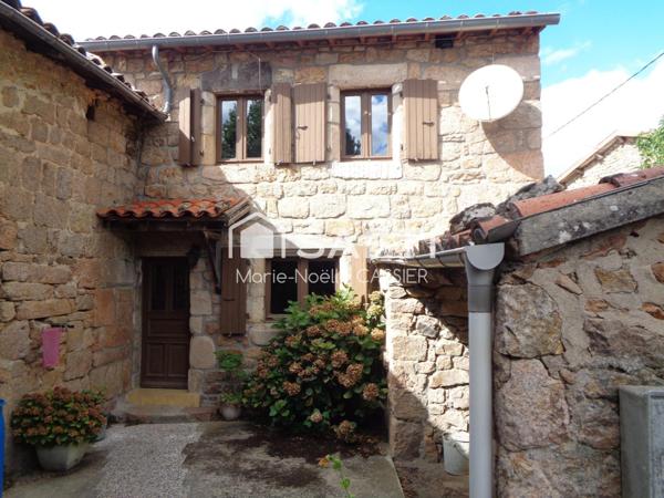 3 km de Lamastre, Maison en pierre quartier très calme