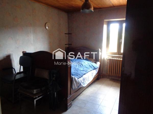 3 km de Lamastre, Maison en pierre quartier très calme