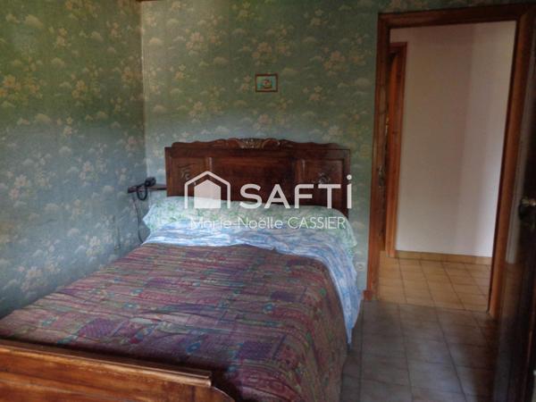 3 km de Lamastre, Maison en pierre quartier très calme