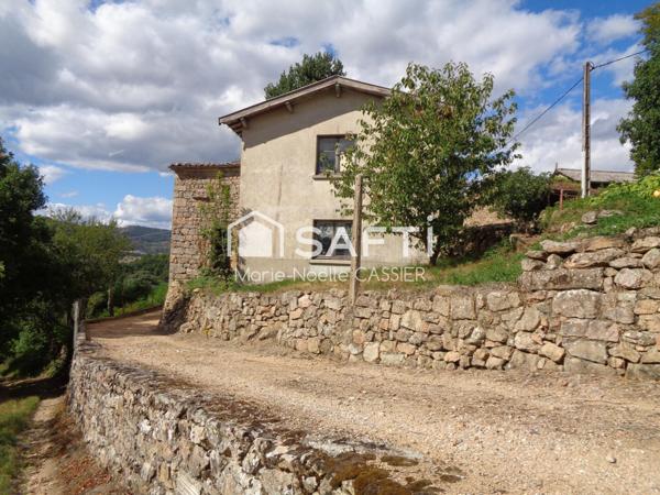 3 km de Lamastre, Maison en pierre quartier très calme