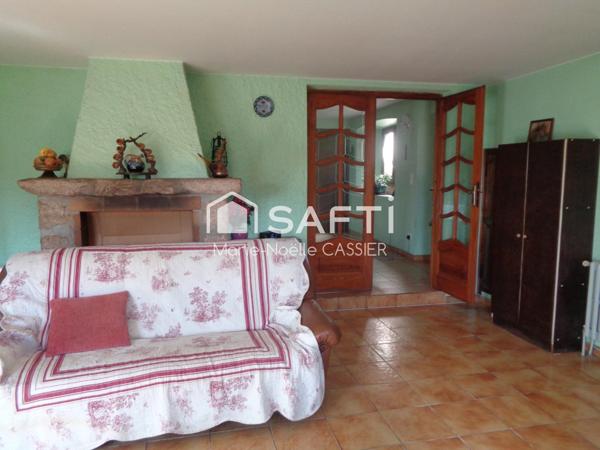 3 km de Lamastre, Maison en pierre quartier très calme