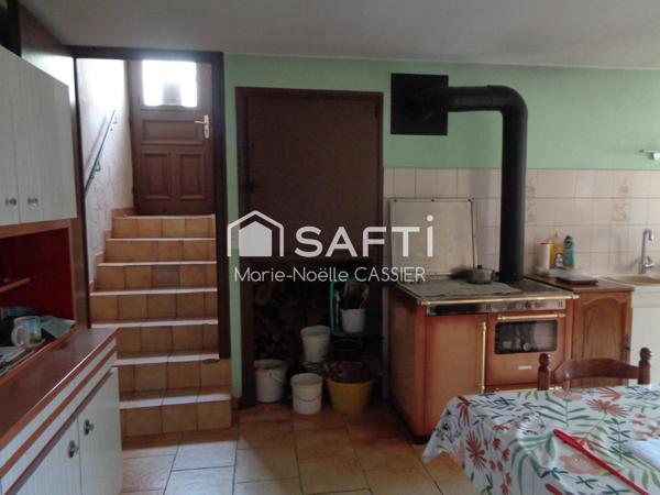 3 km de Lamastre, Maison en pierre quartier très calme