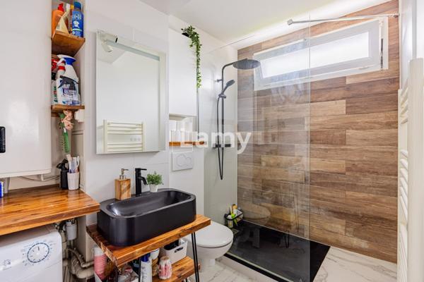 Vend studio a croix de chavaux