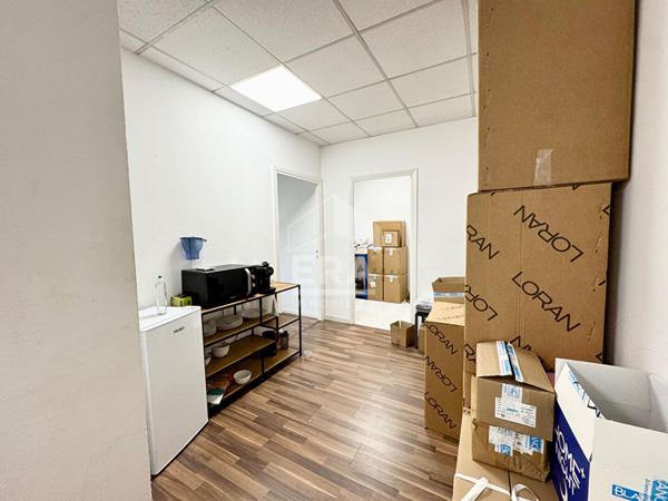 BUREAUX MOUGINS 71M²