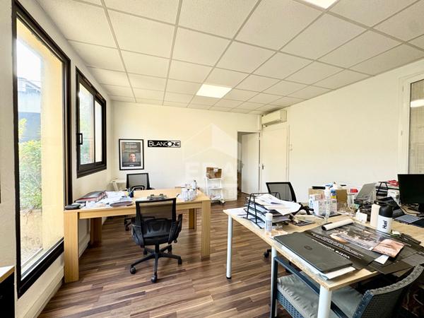 BUREAUX MOUGINS 71M²