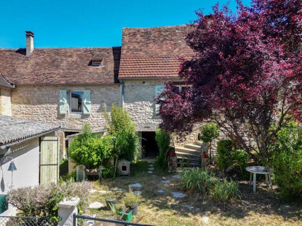 Maison ancienne - Labastide murat SECTEUR COEUR DE CAUSSE - Agréable Maison de village et dépendances avec bel espace jardin, garage