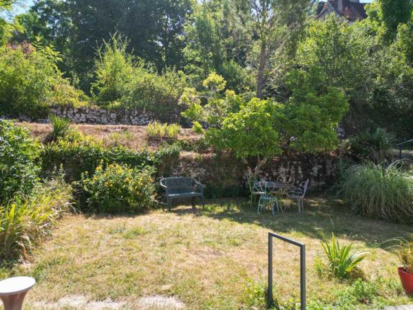 Maison ancienne - Labastide murat SECTEUR COEUR DE CAUSSE - Agréable Maison de village et dépendances avec bel espace jardin, garage