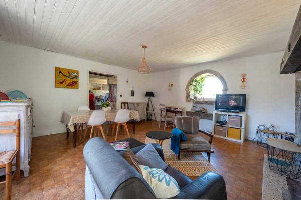 Maison ancienne - Labastide murat SECTEUR COEUR DE CAUSSE - Agréable Maison de village et dépendances avec bel espace jardin, garage