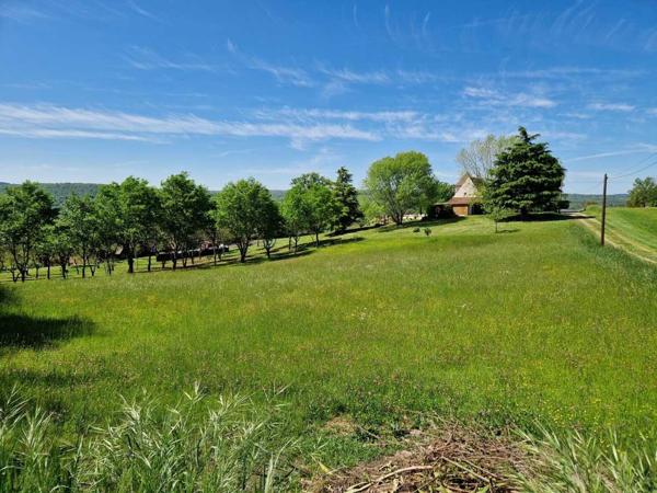 Terrain constructible - Saint-cyprien Coux-et-Bigaroque Terrain Constructible de 3113 m2