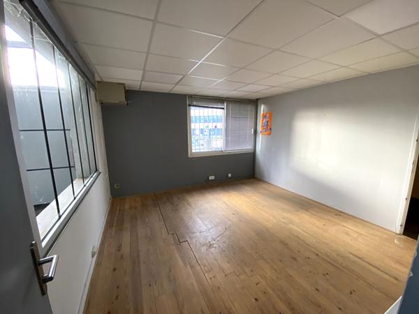 A LOUER : local d'activité 435 m² - LA CHAPELLE-SUR-ERDRE