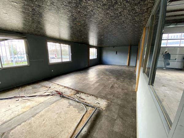 A LOUER : local d'activité 435 m² - LA CHAPELLE-SUR-ERDRE