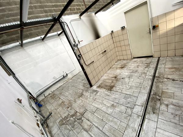 A LOUER : local d'activité 435 m² - LA CHAPELLE-SUR-ERDRE