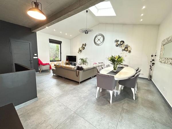 Vente
                Maison76,31 m² - 4 Pièces -
                    VILLENEUVE LE ROI (94290)
