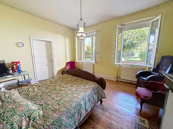 Toulousaine Montauban 4 chambres jardin arboré  grenier à vendre