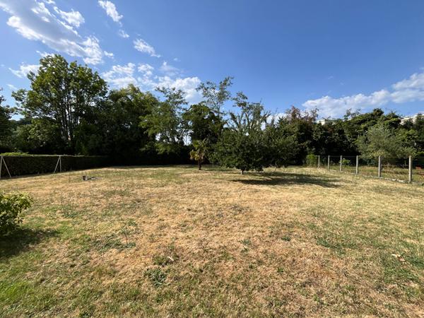 A vendre Maison avec 2 garages à Perigueux  24000