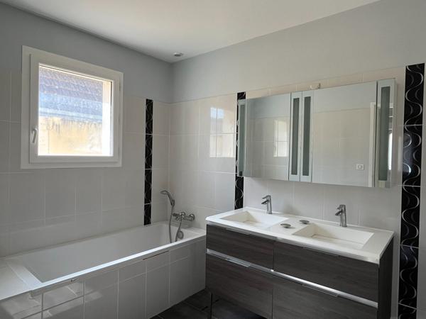 A vendre Maison avec 2 garages à Perigueux  24000