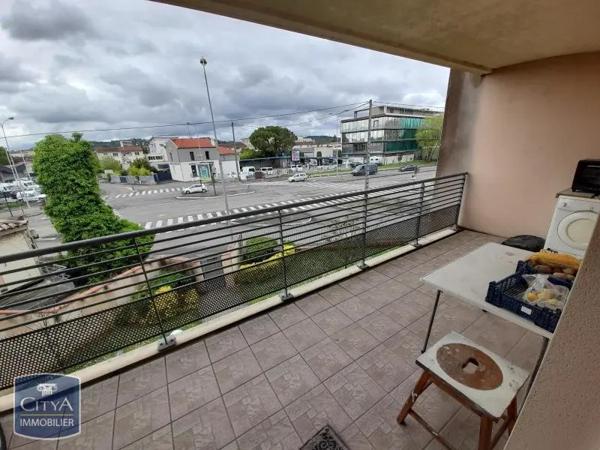 Appartement à louer 2 pièces 56.09m²