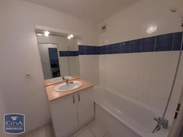 Appartement à louer 2 pièces 56.09m²